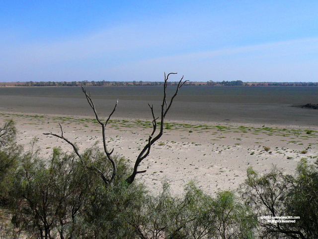 干ばつで干上がった西オーストラリアのタラ湖